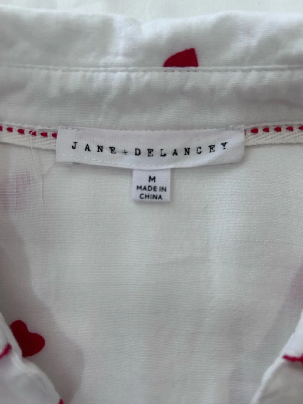 Jane + Delancey Allie Top, white button-down Heart Print Blouse. M - Picture 6 of 12